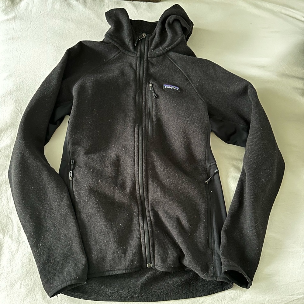 Men’s performance better sweater size m, slight pilling.